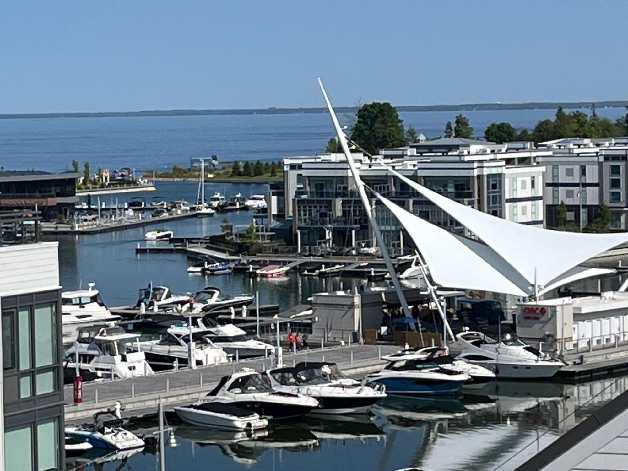 Stunning Stayz At Friday Harbour Beach Marina Resort Lake Simcoe Innisfil Exterior foto